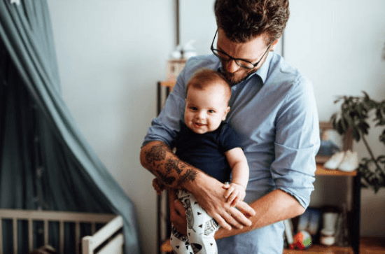 Do fathers get paid paternity leave in Canada