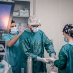 how much do doctors make in canada