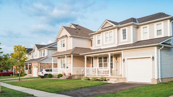Pros and Cons of Purchasing a Home in Canada