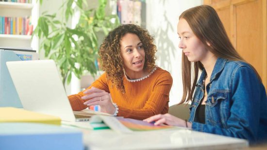What Are the Requirements to Become an Immigration Consultant in Canada