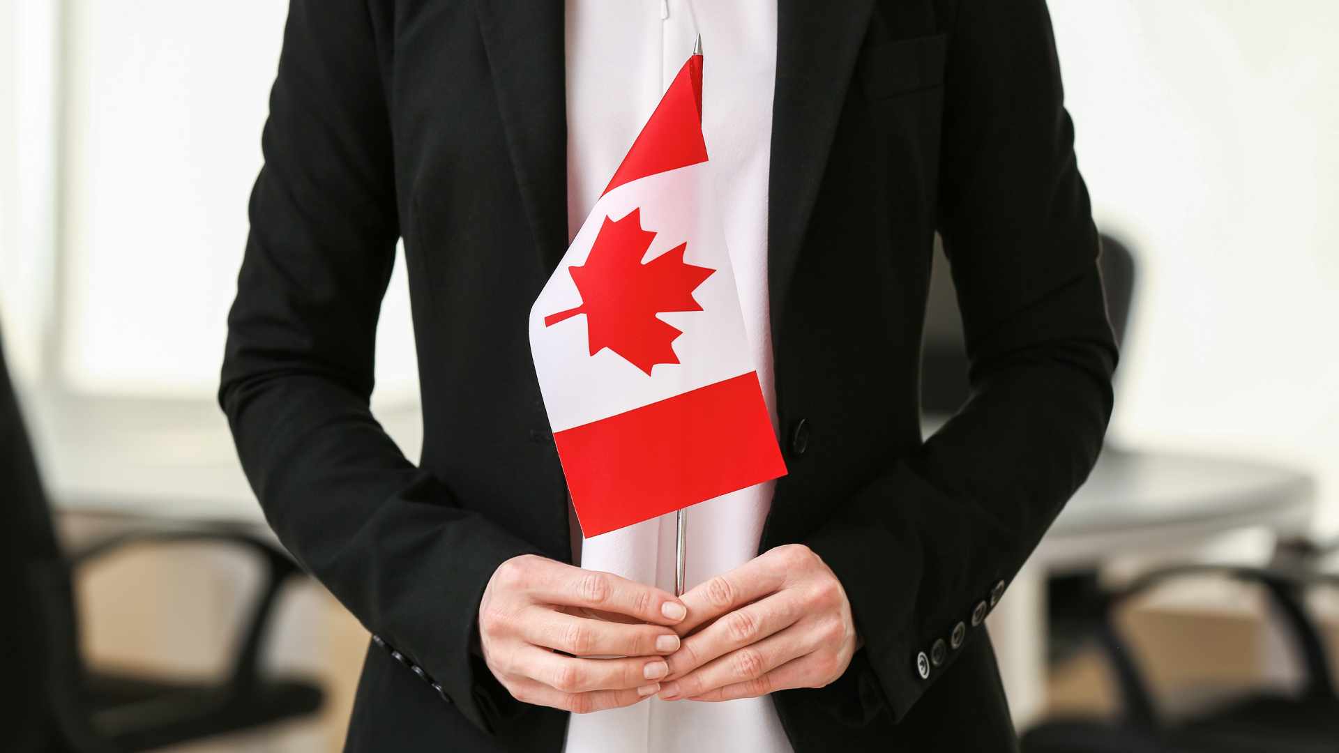 how to move to canada with no money