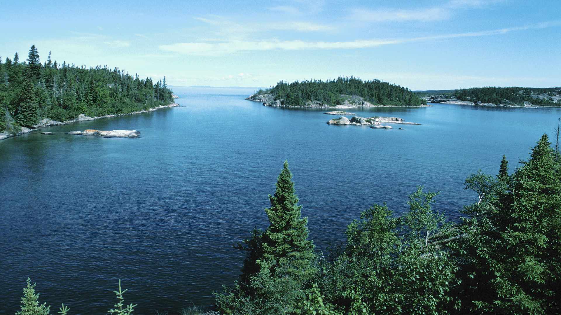 lakes in canada