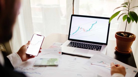 Factors to Consider when Choosing Dividend Stocks