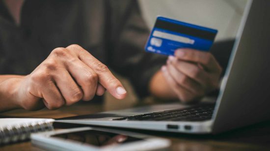 How to Lower the Minimum Payment on a Credit Card